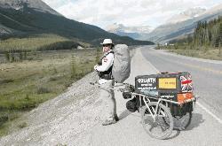 বন্ধুদের সঙ্গে বাজি, ২৭ বছর ধরে হেঁটে বিশ্বভ্রমণ শেষের পথে কার্ল বুশবি