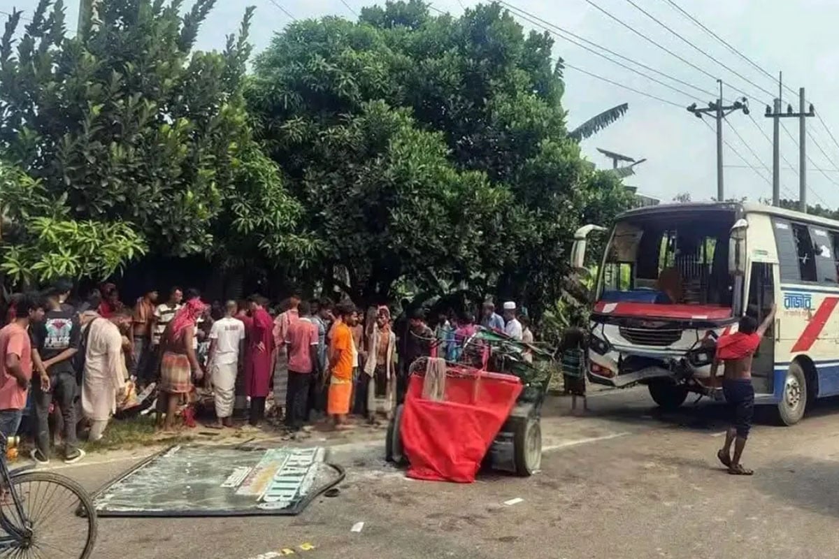 ময়মনসিংহে বাস-সিএনজি সংঘর্ষে নিহত ৭